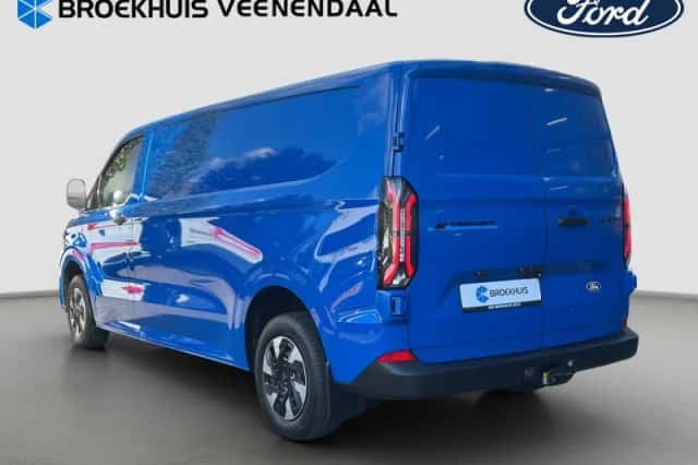 Ford E-Transit Custom (2026) thumbnail 3