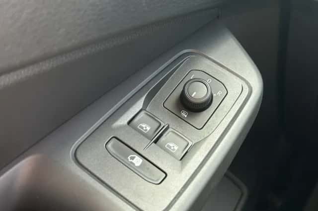 Ford Transit Connect (2024) thumbnail 17