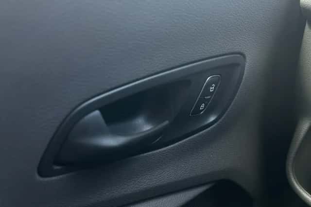 Ford Transit (2024) thumbnail 19