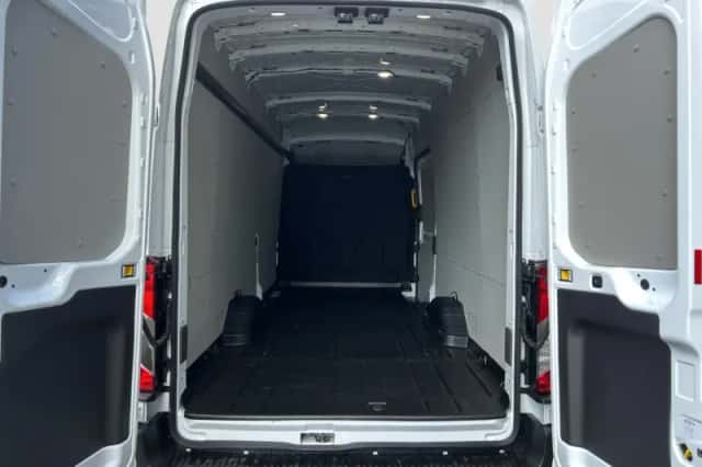 Ford Transit (2024) thumbnail 31