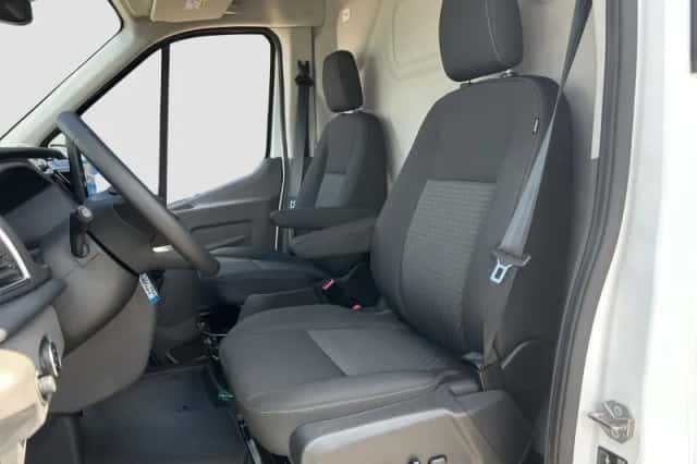 Ford Transit (2024) thumbnail 8