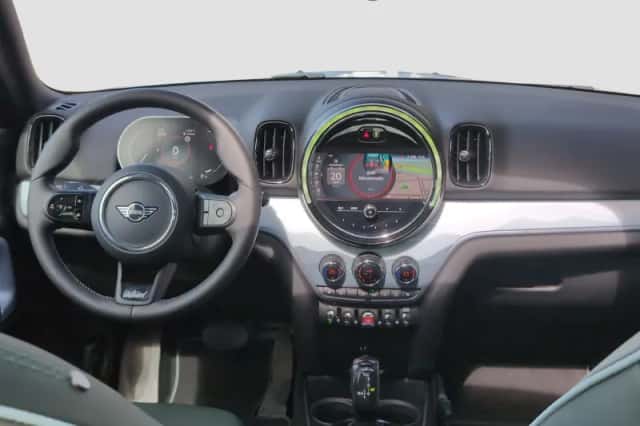 MINI Countryman (2023) thumbnail 2