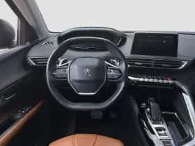 Peugeot 5008 (2019) thumbnail 2