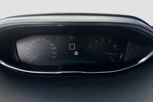 Peugeot 5008 (2019) thumbnail 12