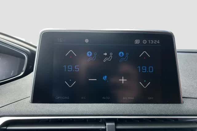 Peugeot 5008 (2019) thumbnail 31