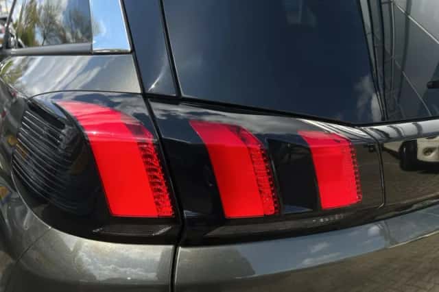 Peugeot 5008 (2019) thumbnail 36