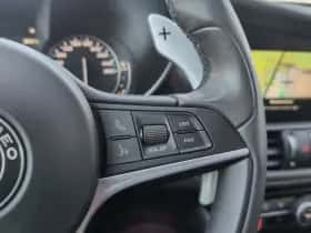 Alfa Romeo Giulia (2019) thumbnail 15
