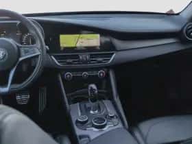 Alfa Romeo Giulia (2019) thumbnail 22