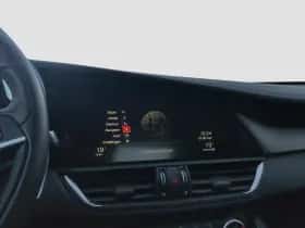 Alfa Romeo Giulia (2019) thumbnail 29
