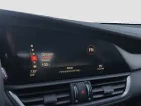 Alfa Romeo Giulia (2019) thumbnail 31
