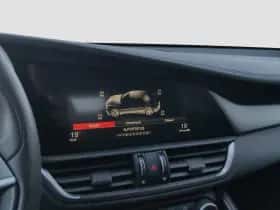 Alfa Romeo Giulia (2019) thumbnail 33