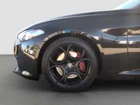 Alfa Romeo Giulia (2019) thumbnail 7