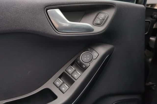 Ford Fiesta (2021) thumbnail 18
