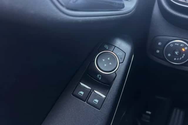 Ford Fiesta (2018) thumbnail 19