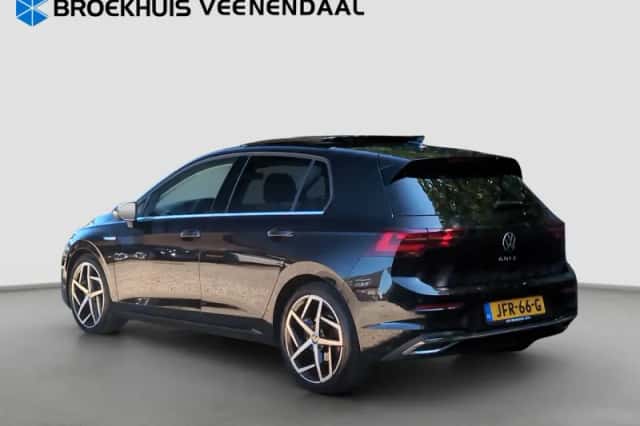 Volkswagen Golf (2020) thumbnail 3