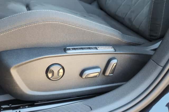 Volkswagen Golf (2020) thumbnail 10