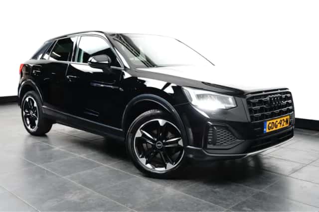 Audi Q2 (2023) thumbnail 3