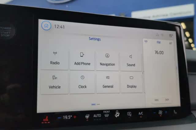 Ford E-Transit Courier (2026) thumbnail 26