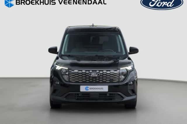 Ford E-Transit Courier (2026) thumbnail 4