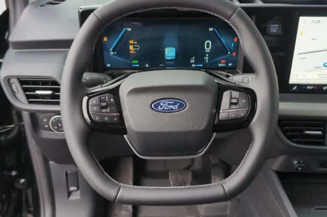 Ford E-Transit Courier (2026) thumbnail 10
