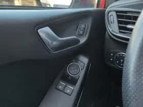 Ford Fiesta (2018) thumbnail 19