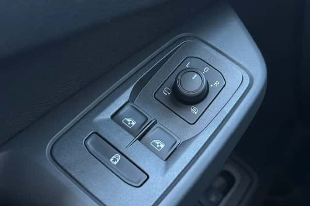 Ford Grand Tourneo Connect (2025) thumbnail 23