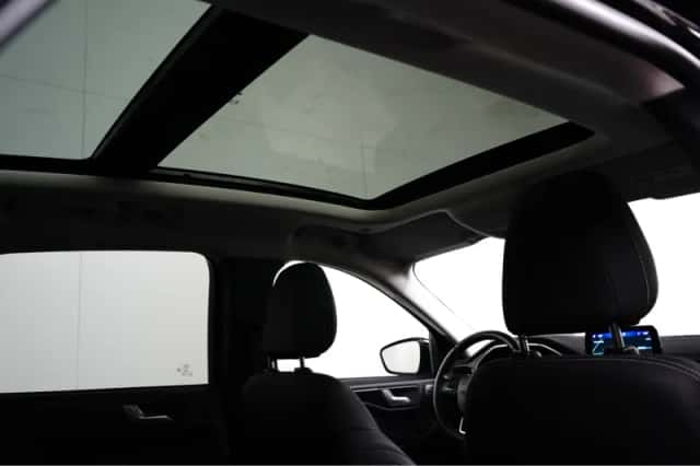 Ford Kuga (2023) thumbnail 11