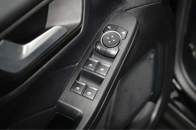 Ford Kuga (2023) thumbnail 22