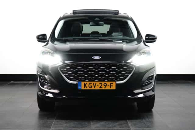 Ford Kuga (2023) thumbnail 4