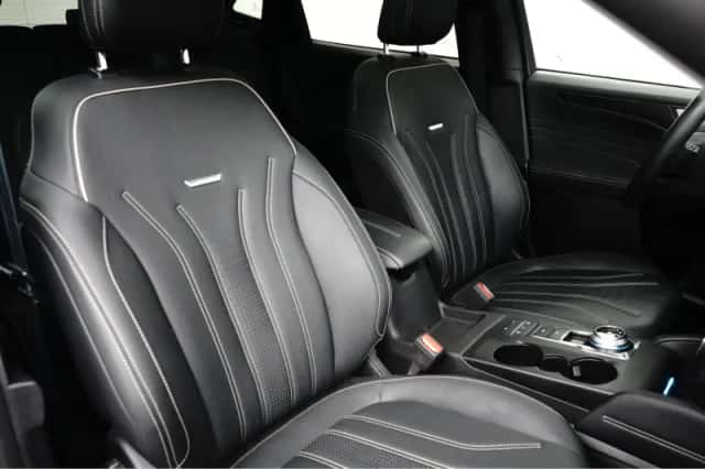 Ford Kuga (2023) thumbnail 7