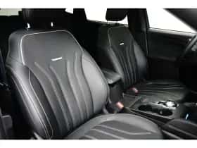 Ford Kuga (2023) thumbnail 7