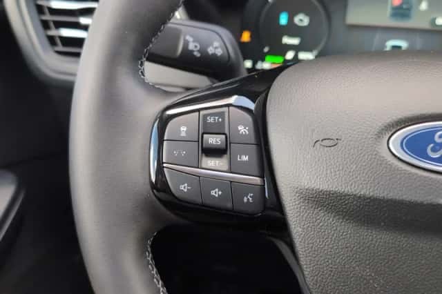 Ford Kuga (2025) thumbnail 18