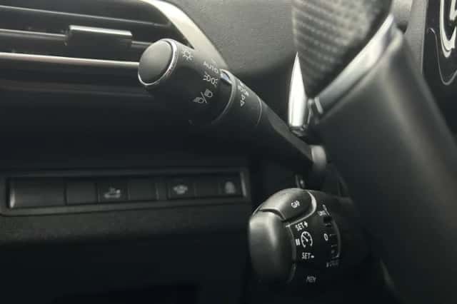 Peugeot 3008 (2019) thumbnail 17