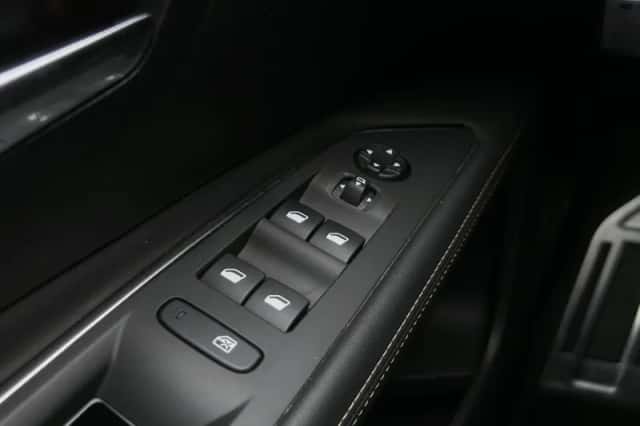 Peugeot 3008 (2019) thumbnail 20
