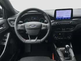 Ford Focus (2020) thumbnail 2