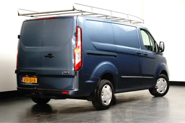 Ford Transit Custom (2023) thumbnail 4
