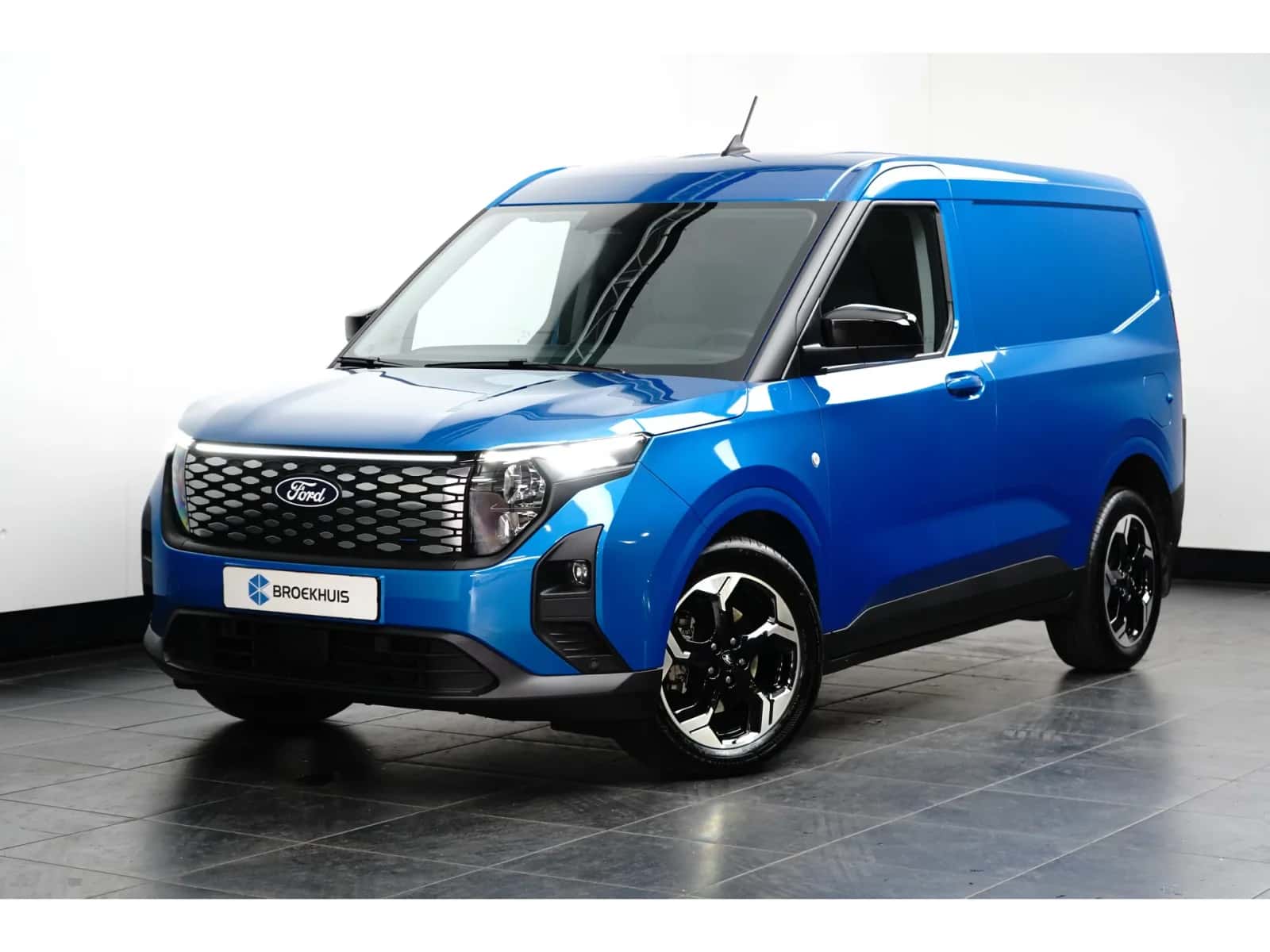 Ford E-Transit Courier (2025) — foto 1