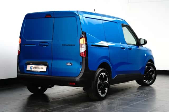 Ford E-Transit Courier (2025) thumbnail 4