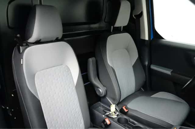Ford E-Transit Courier (2025) thumbnail 8