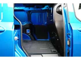 Ford E-Transit Courier (2025) thumbnail 10
