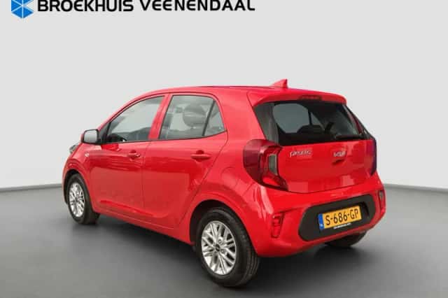 Kia Picanto (2022) thumbnail 3