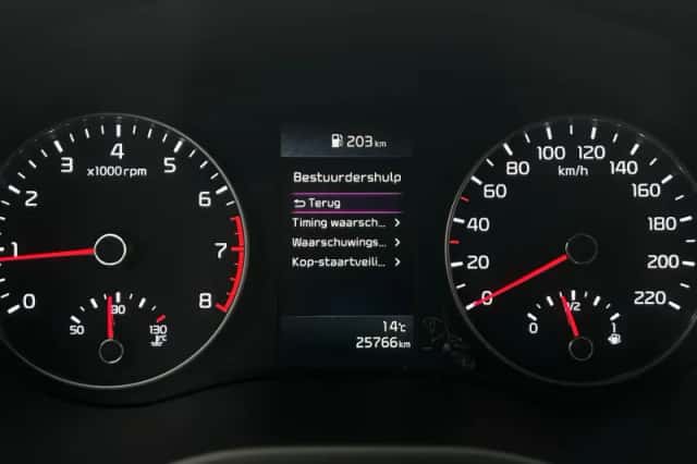 Kia Picanto (2022) thumbnail 24