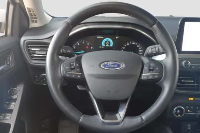 Ford Focus (2020) thumbnail 2