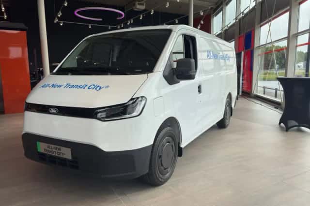 Ford Transit (2026) thumbnail 4