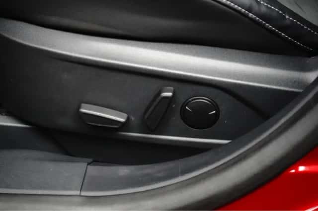 Ford Mustang Mach-E (2022) thumbnail 22