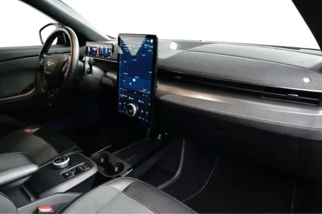 Ford Mustang Mach-E (2022) thumbnail 8