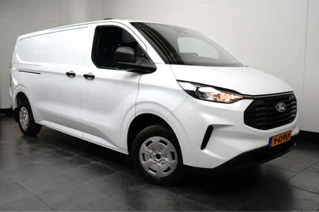 Ford Transit Custom (2024) thumbnail 3