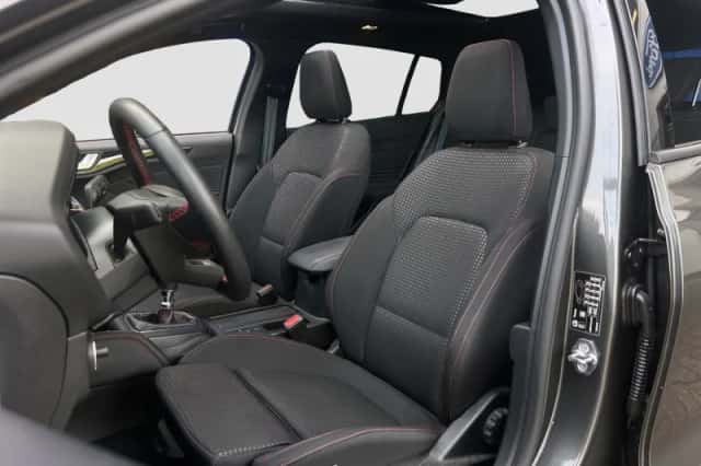 Ford Focus (2024) thumbnail 8