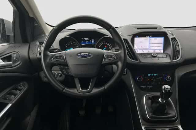 Ford Kuga (2018) thumbnail 2