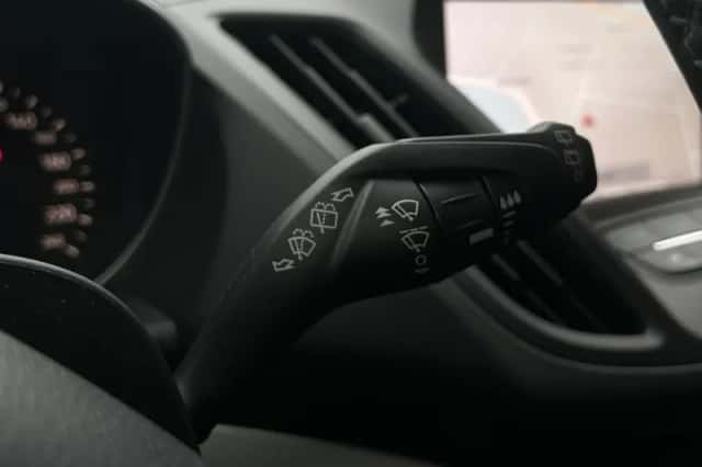 Ford Kuga (2018) thumbnail 25